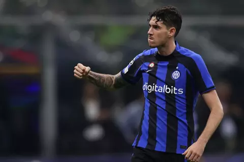 يعود إلى إنتر.. باستوني يغادر معسكر منتخب إيطاليا الإثنين